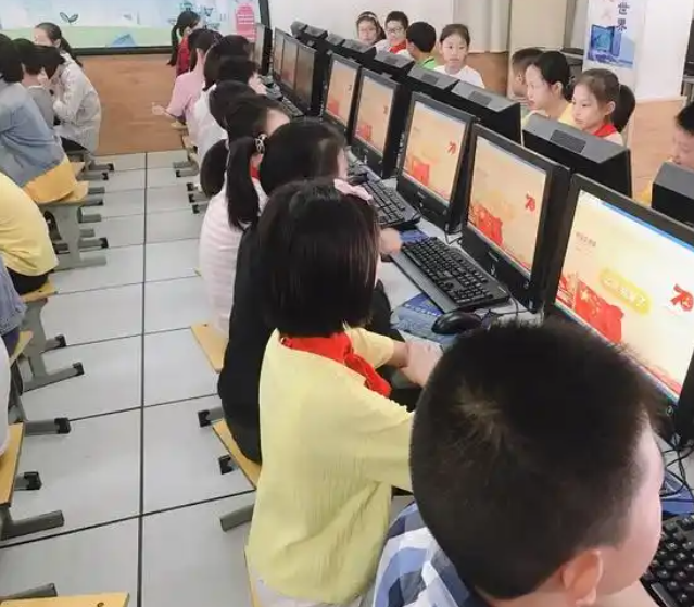 实景教育沉溺式科创体会精准教育分析等方面仍存在短板 实景教育沉溺式科创体会精准教育分析等方面仍存在短板