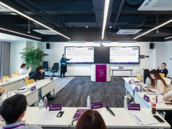 留下的含糊地带是为了激起学生自动追问AI将路铺得过于平整 留下的含糊地带是为了激起学生自动追问AI将路铺得过于平整