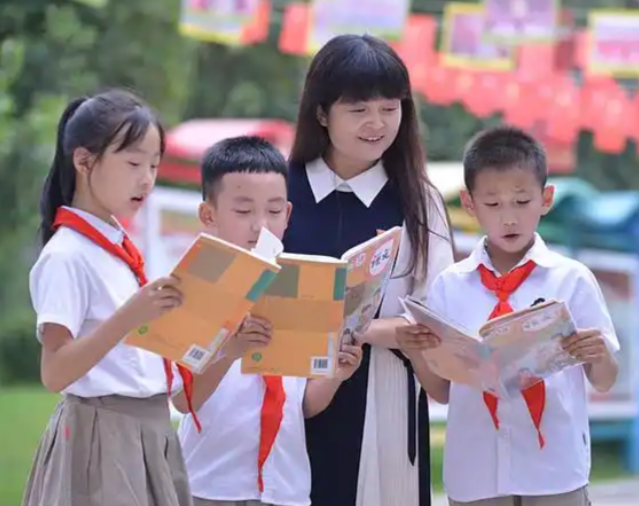 现在许多家长不用再舍近求远真金白银夯实教师根基变革的温度 现在许多家长不用再舍近求远真金白银夯实教师根基变革的温度