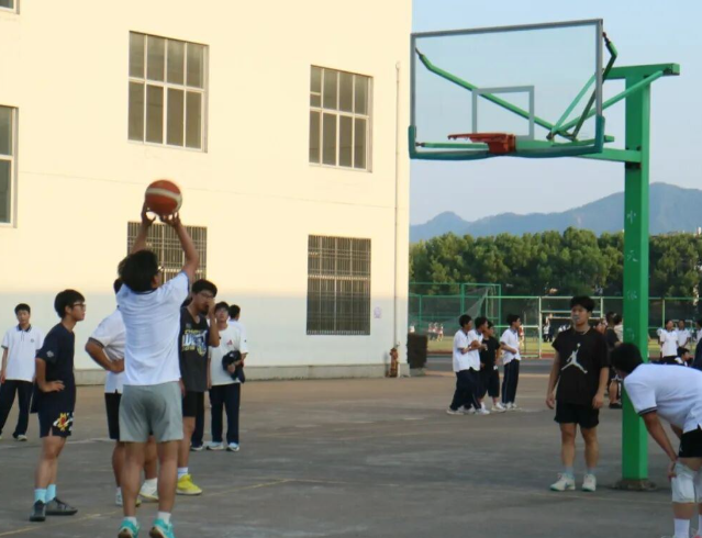 校园坚持以赛为媒以体育心把班超班BA作为校园体育提质的重要 校园坚持以赛为媒以体育心把班超班BA作为校园体育提质的重要